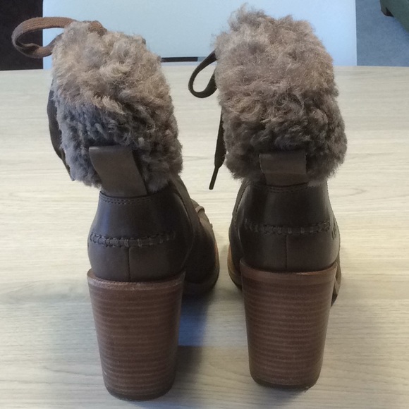 UGG Women Jaxon Brown Cuffed Shearling Bootie- 7.5 - Picture 4 of 16